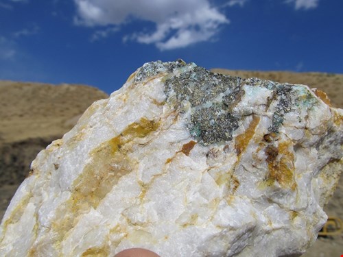 Safi-Abad’s silica mine
